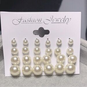 NEW White Faux Pearls Stud Earrings Set